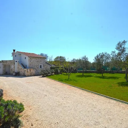 Πανσιόν Bavica 3*